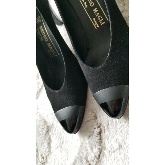 Bruno Magli Black Short Heels Velvet Shine Tip - Picture 2 of 10